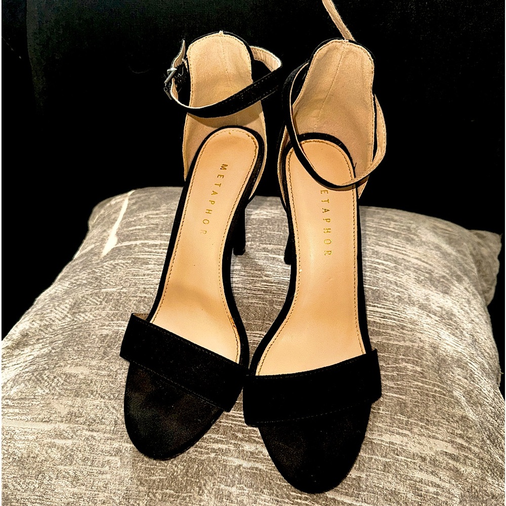 Metaphor Women's high heels